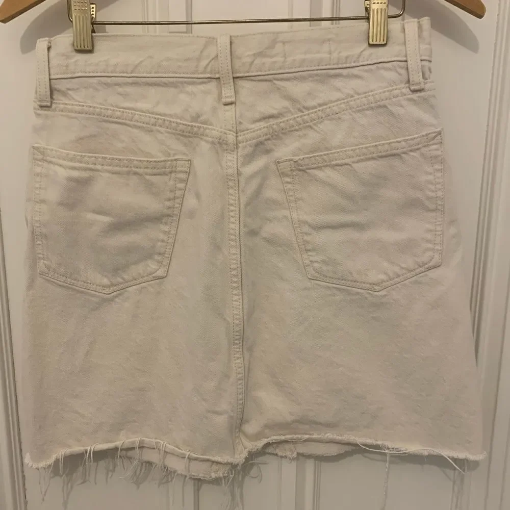 Gap Cream denim skirt size 26